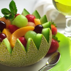 Canastita de melón y frutas 